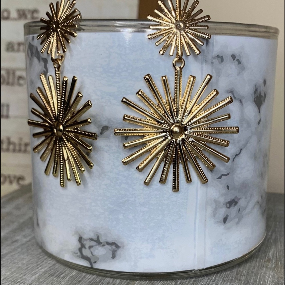 DANGLING EARRINGS